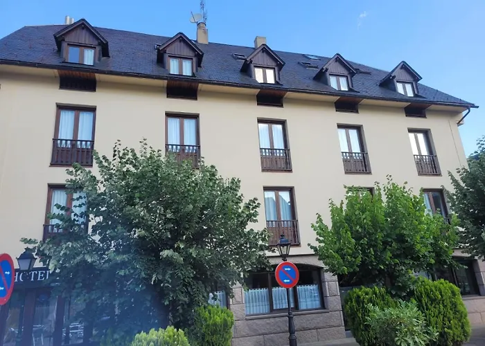 Ribaeta Otel