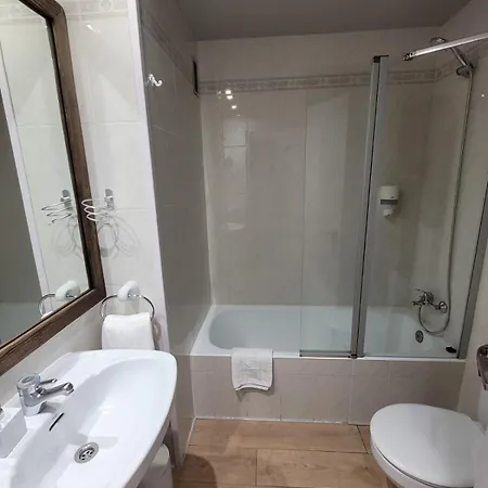 Ribaeta Hotel 2*
