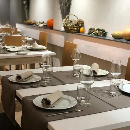 Ribaeta Hotel
