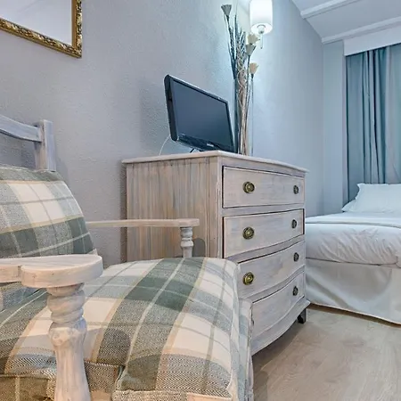 Hotel Ribaeta 2*